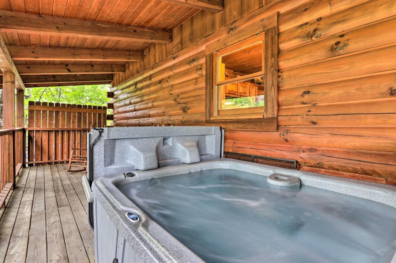 פיג'ן פורג' Cabin With Deck And Fireplace Less Than 3 Mi To Dollywood! מראה חיצוני תמונה