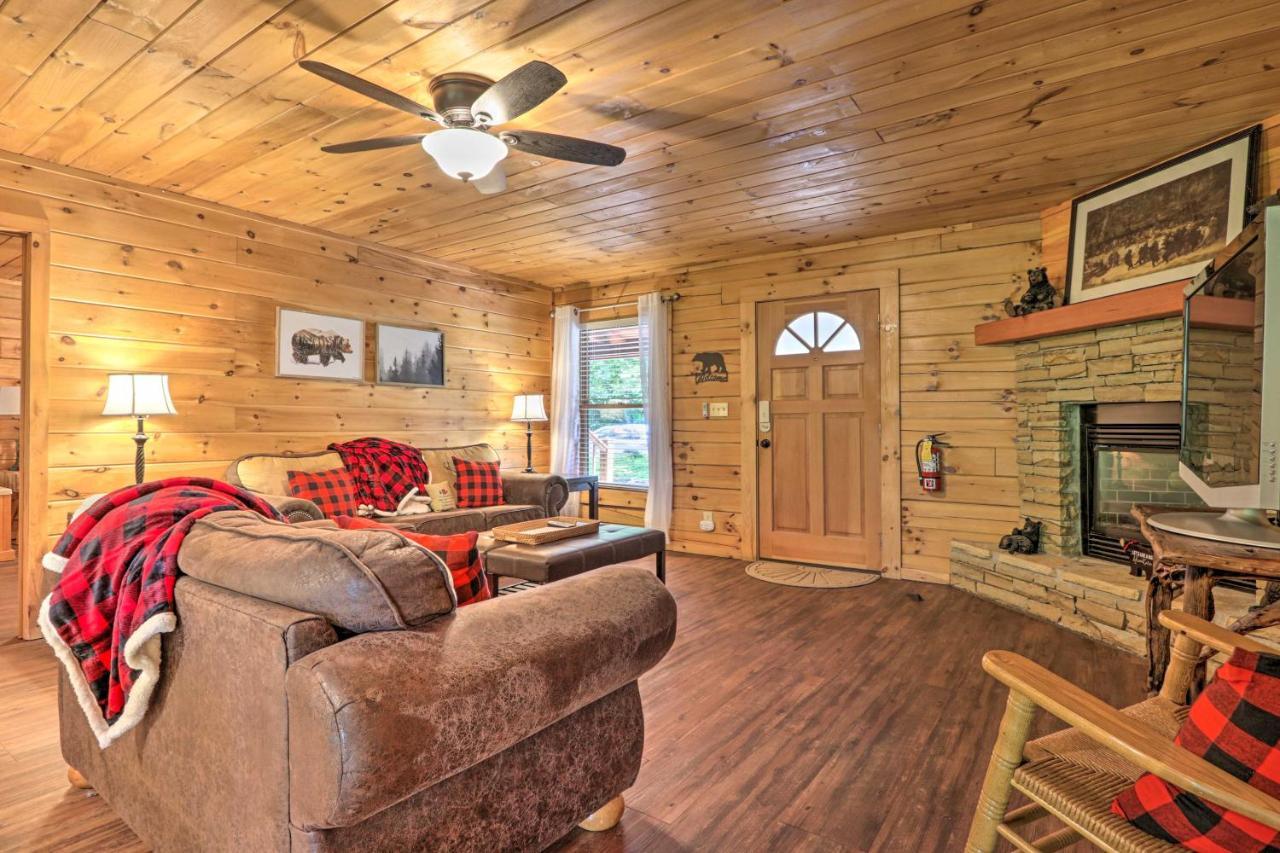 פיג'ן פורג' Cabin With Deck And Fireplace Less Than 3 Mi To Dollywood! מראה חיצוני תמונה