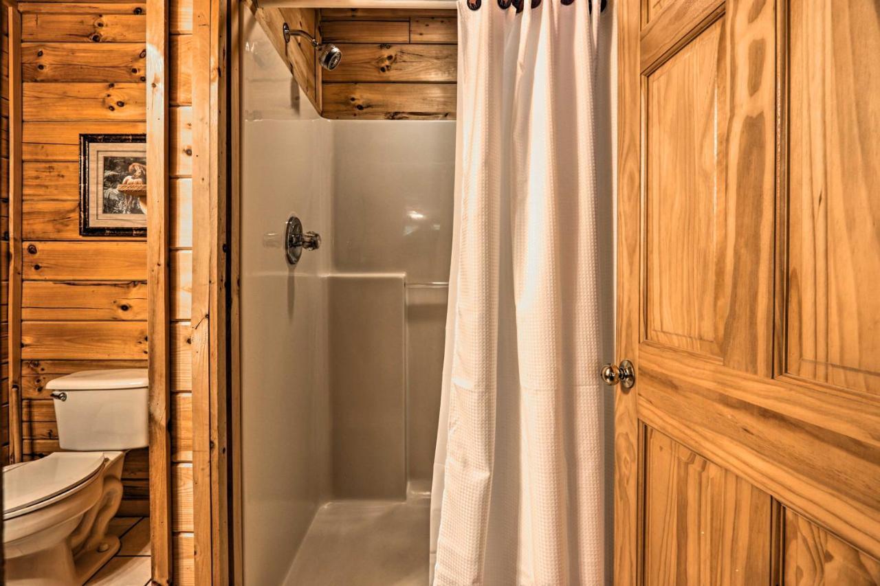 פיג'ן פורג' Cabin With Deck And Fireplace Less Than 3 Mi To Dollywood! מראה חיצוני תמונה