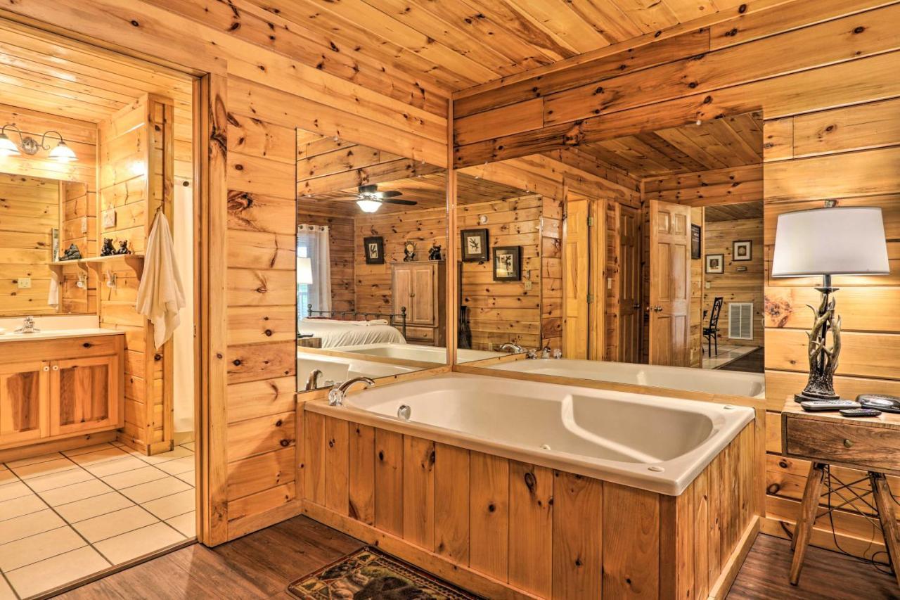 פיג'ן פורג' Cabin With Deck And Fireplace Less Than 3 Mi To Dollywood! מראה חיצוני תמונה