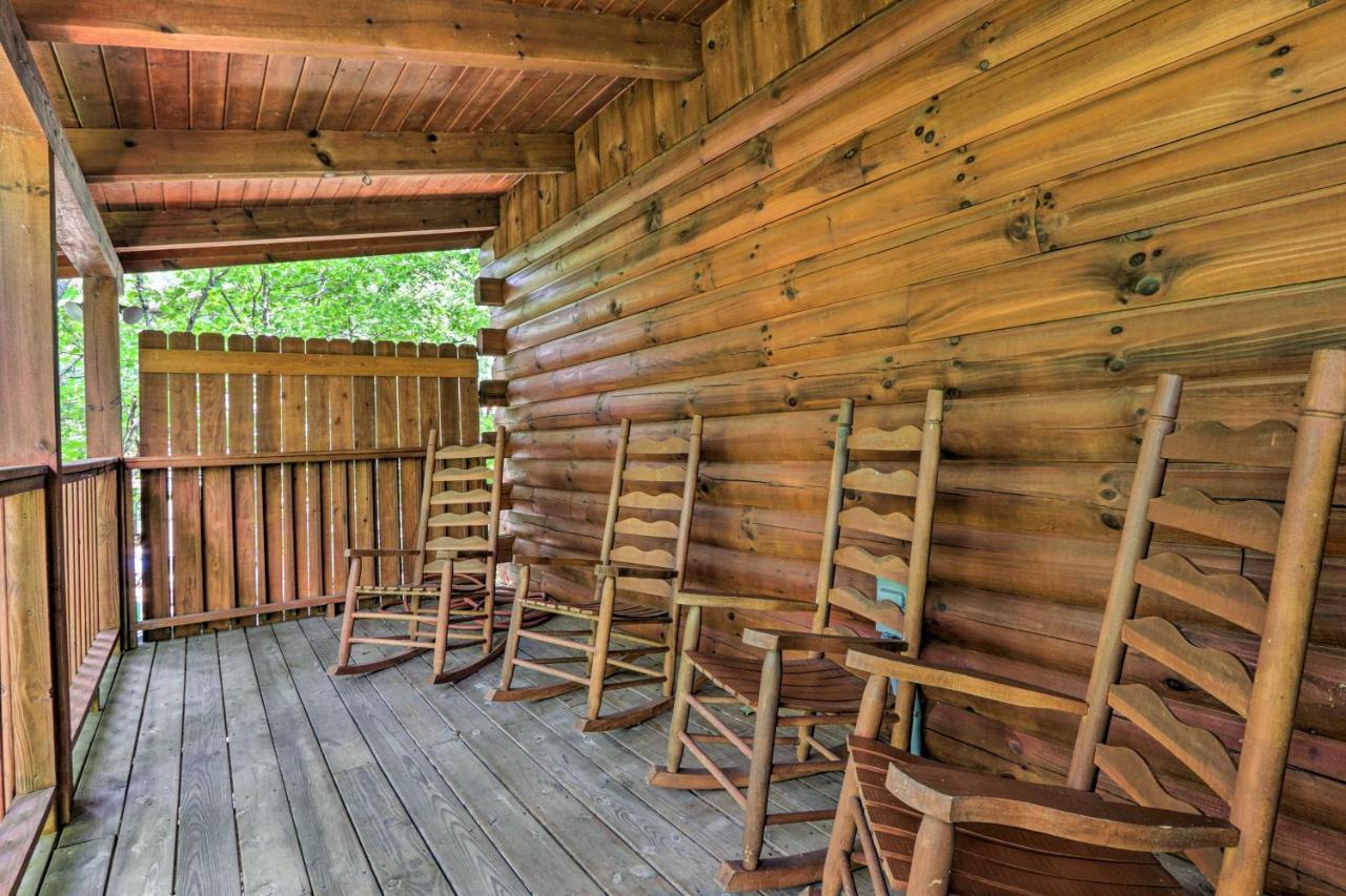 פיג'ן פורג' Cabin With Deck And Fireplace Less Than 3 Mi To Dollywood! מראה חיצוני תמונה