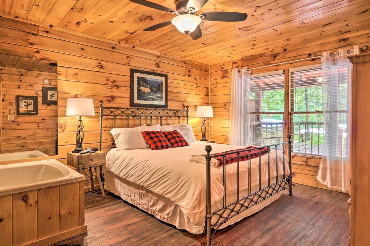 פיג'ן פורג' Cabin With Deck And Fireplace Less Than 3 Mi To Dollywood! מראה חיצוני תמונה